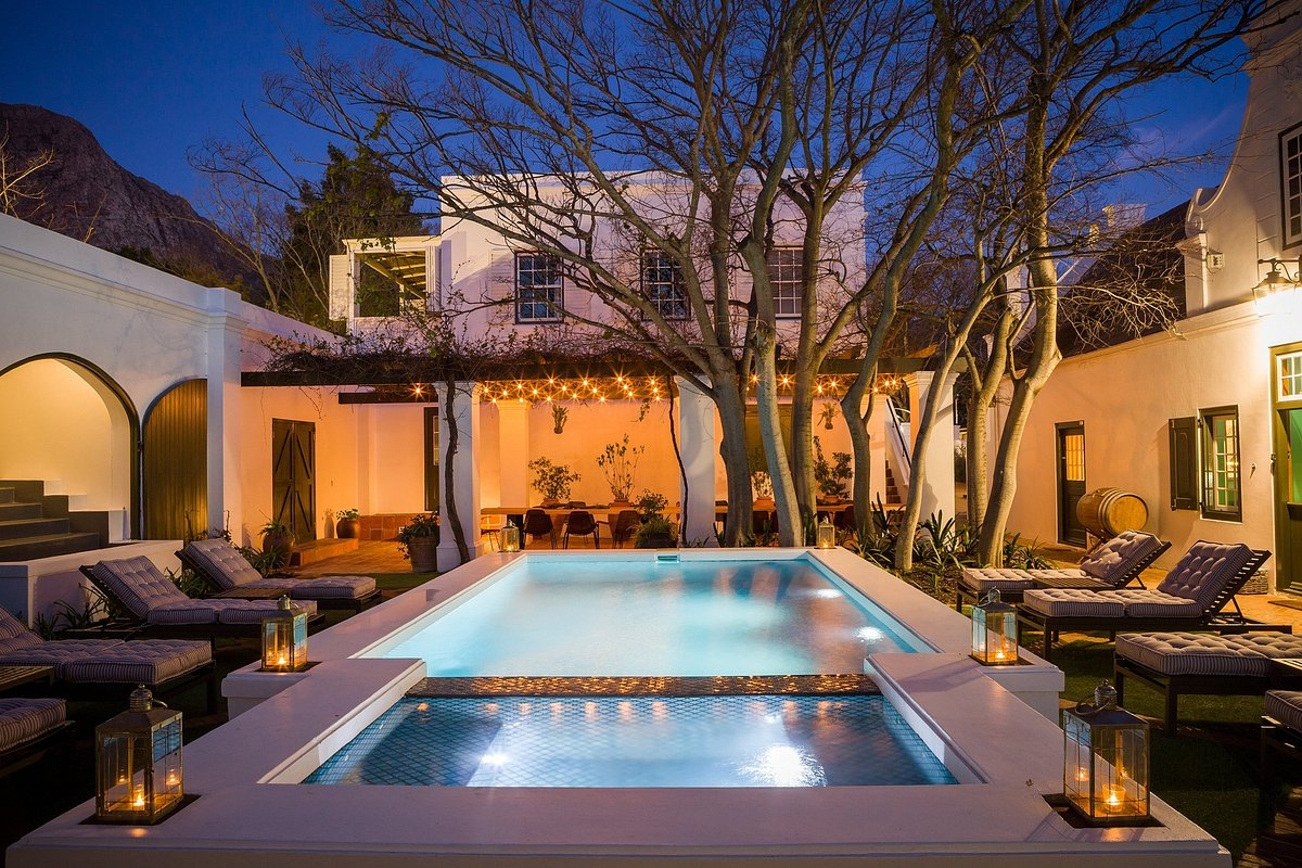 Akademie Street Boutique Hotel